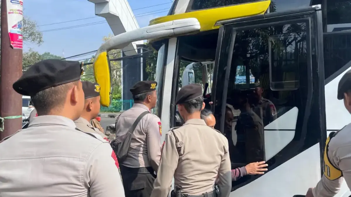Polres Sumedang Kawal Keberangkatan Massa Aksi Mahasiswa ke DPRD Jabar