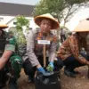 Kapolres Sumedang Tanam 15 Ribu Bibit Ubi Cilembu, Dorong Generasi Muda Bertani