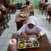 Dapur SPPG D’Legend Cafe Galakkan Kampanye “Anak Indonesia Cinta Sayur” di Sekolah-Sekolah Jatinangor