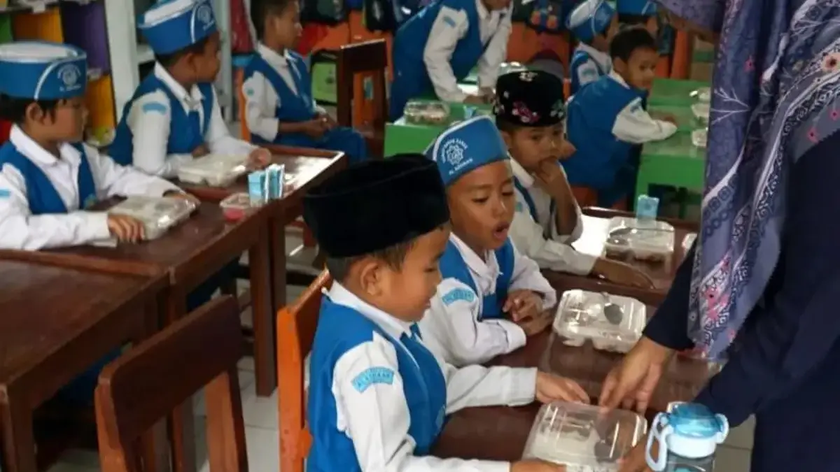 Penerima Program Makan Bergizi Gratis di Sumedang Diklaim Capai 50 Persen, Target 100 Persen Akhir 2025