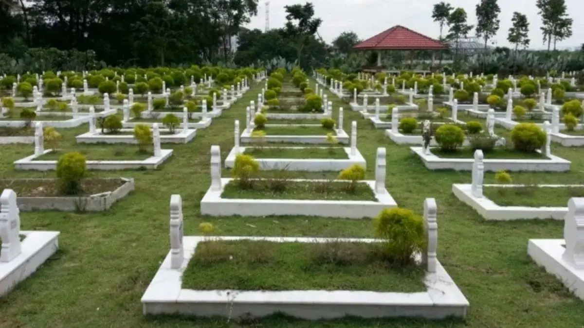 Cara Ziarah Kubur yang Benar: Menghidupkan Sunnah dan Mengingat Akhirat