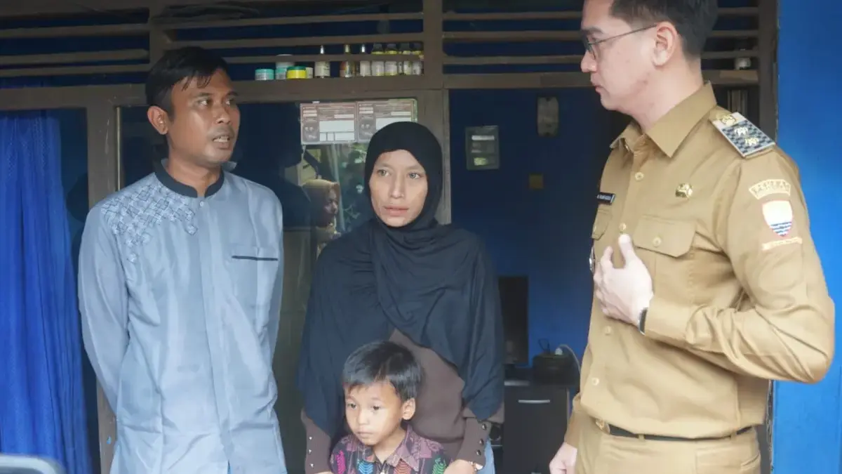 Satu Pesan WhatsApp yang Menyelamatkan Nyawa Bocah Tanpa Anus Asal Situraja Sumedang