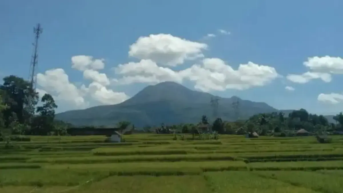 Makna di Balik Lirik Lagu "Sumedang Kota Kamelang": Ungkapan Cinta dan Janji pada Tanah Kelahiran Makna di Balik Lirik Lagu \"Sumedang Kota Kamelang\": Ungkapan Cinta dan Janji pada Tanah Kelahiran