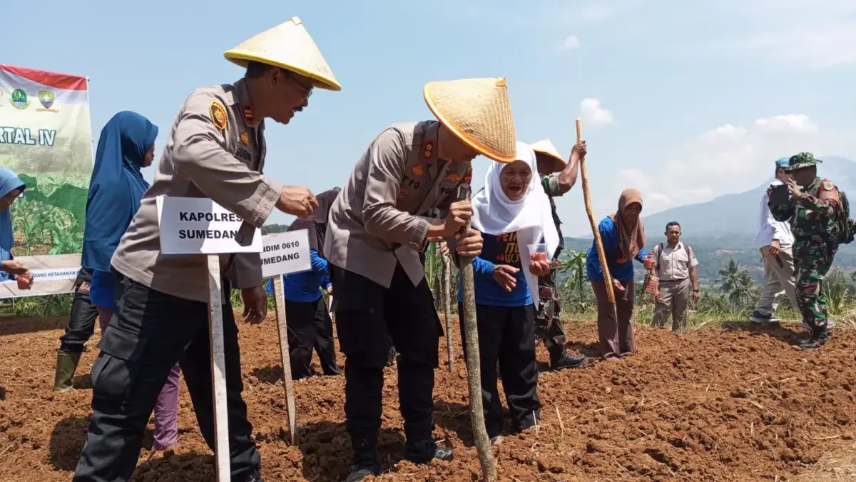 Polres Sumedang Tanam Jagung di Lahan 1,7 Hektare untuk Dukung Ketahanan Pangan Nasional