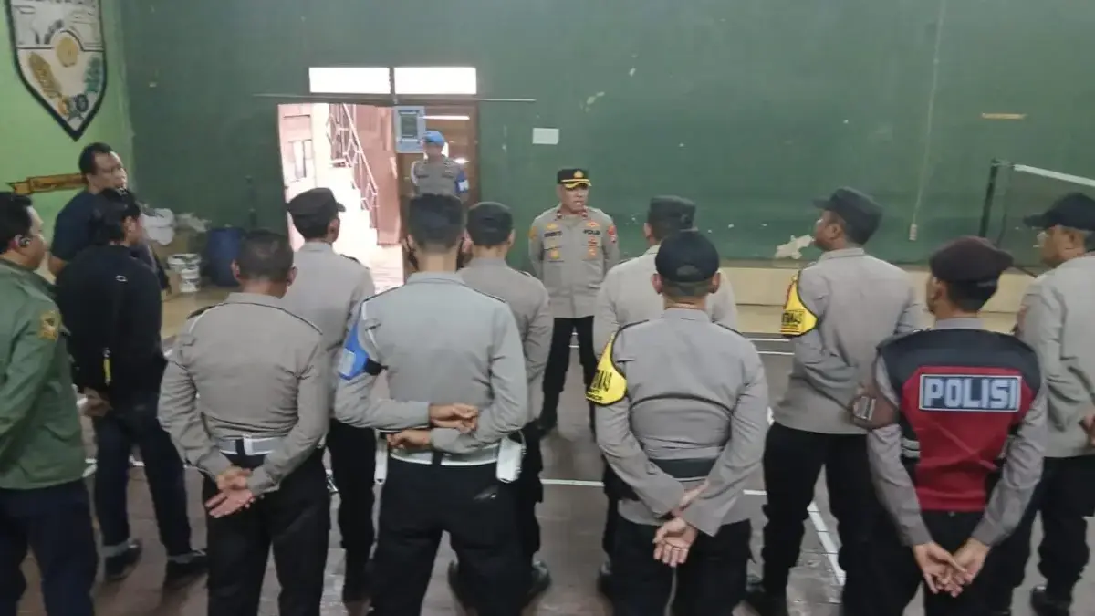 Polsek Jatinangor Gelar Apel Pengamanan Musyawarah Warga Desa Sayang Terkait Penolakan Tempat Ibadah