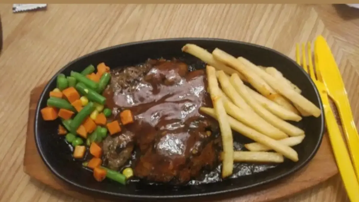 Surga Steak Rasa Bintang Lima: Mengapa Stick Mon-Mon Menjadi Kuliner Wajib Coba di Jatinangor? Surga Steak Rasa Bintang Lima: Mengapa Stick Mon-Mon Menjadi Kuliner Wajib Coba di Jatinangor?
