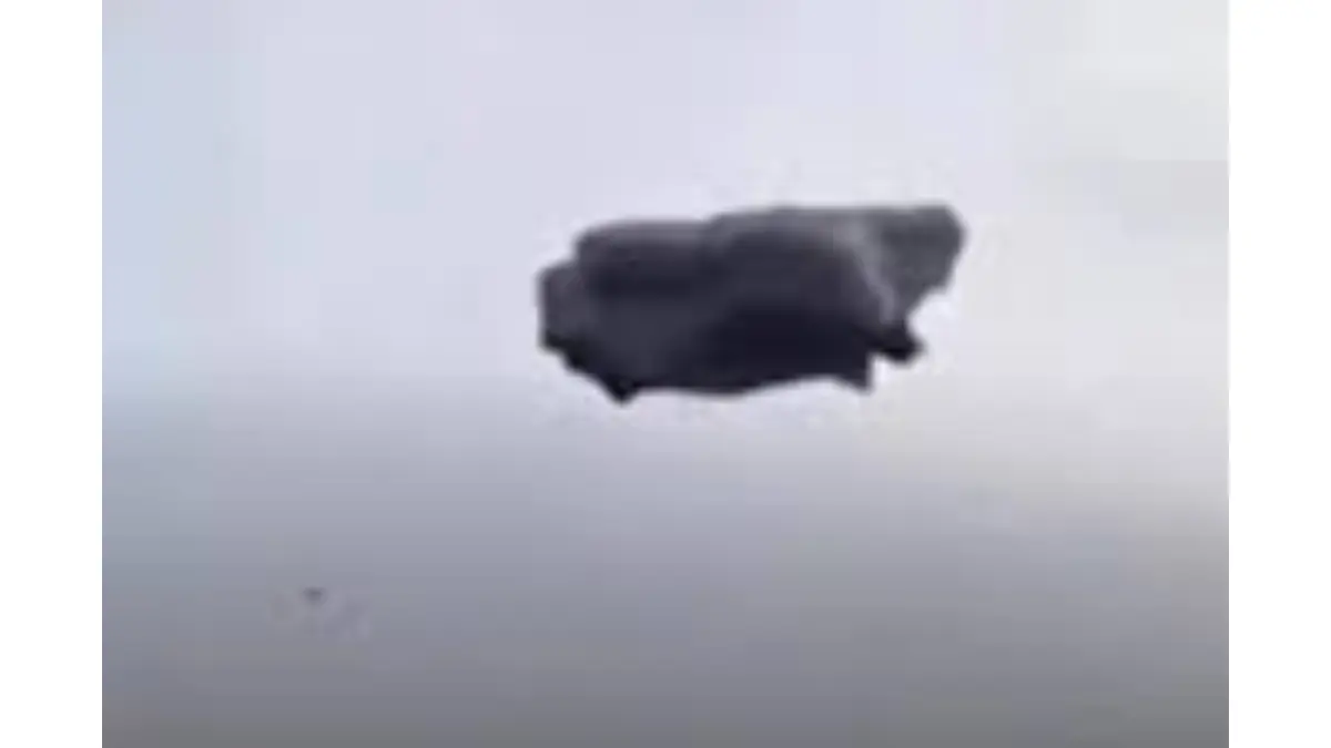 Viral Gumpalan Hitam di Langit Subang Gegerkan Warga, Benarkah Limbah Pabrik? Viral Gumpalan Hitam di Langit Subang Gegerkan Warga, Benarkah Limbah Pabrik?