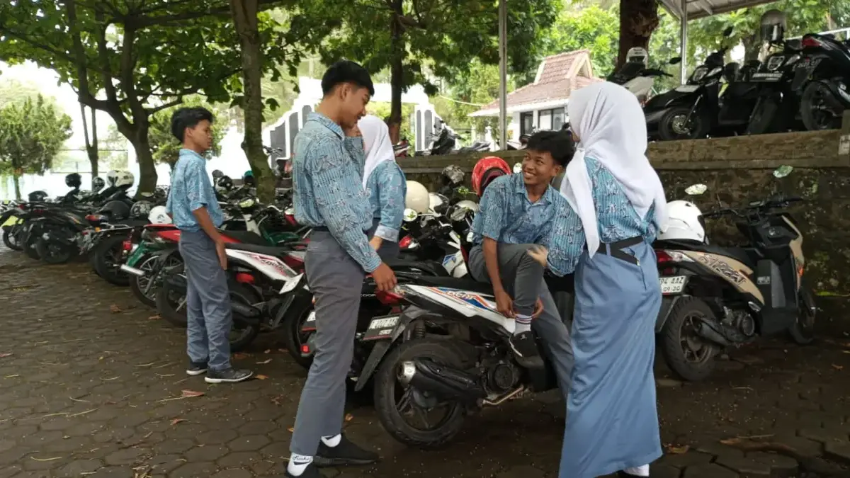 Larangan Siswa Bawa Motor ke Sekolah Dinilai Memberatkan, Siswa SMAN 2 Cimalaka Minta Solusi