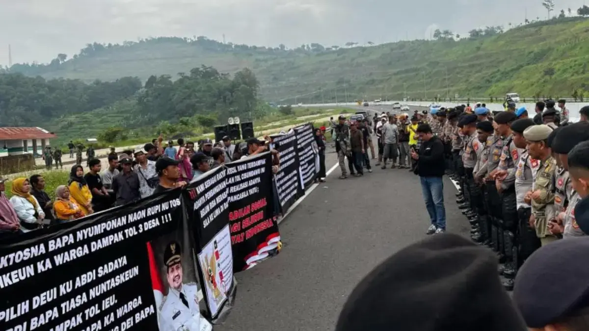 Tebing Tergerus, Sawah Hilang: 67 Rumah di Sirnamulya Terancam Longsor Akibat Aktivitas Disposal Tol Cisumdawu