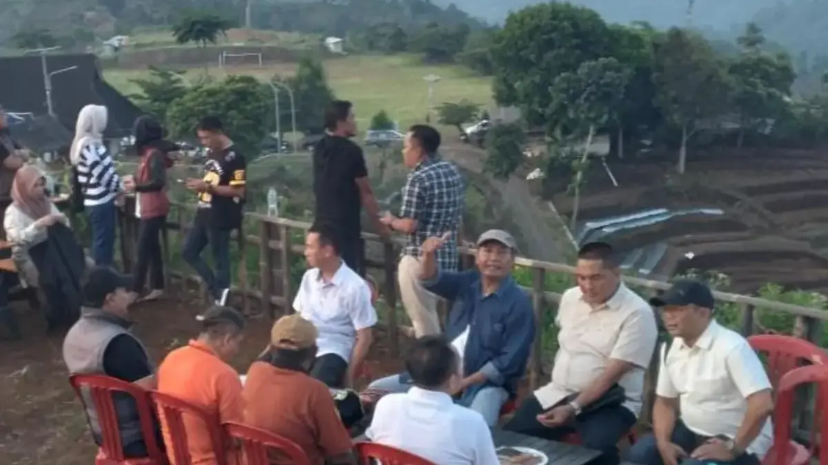 Rapat Santai di Alam Terbuka, Bupati Dony Mantapkan Persiapan Kunjungan Menteri dan Gubernur