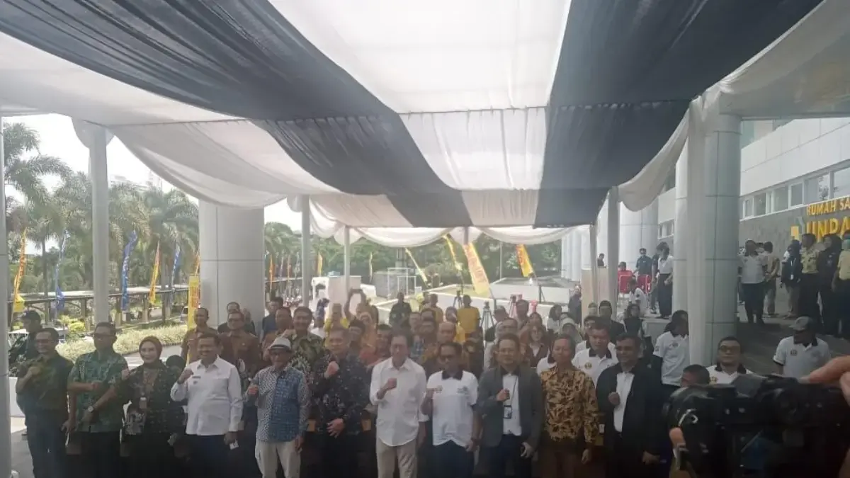 Polsek Jatinangor Kawal Operasi Katarak Gratis di RS Unpad