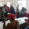 Polres Sumedang Salurkan Bantuan Sosial untuk Warga Terdampak Tanah Urug di Desa Sirnamulya