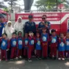 Hebat! Petugas Damkar Didik Anak TK Jadi Pahlawan Kecil Tanggap Kebakaran