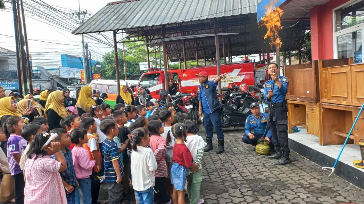 Api Sahabat atau Musuh? Belajar Aman Bersama Super Hero Pemadam!