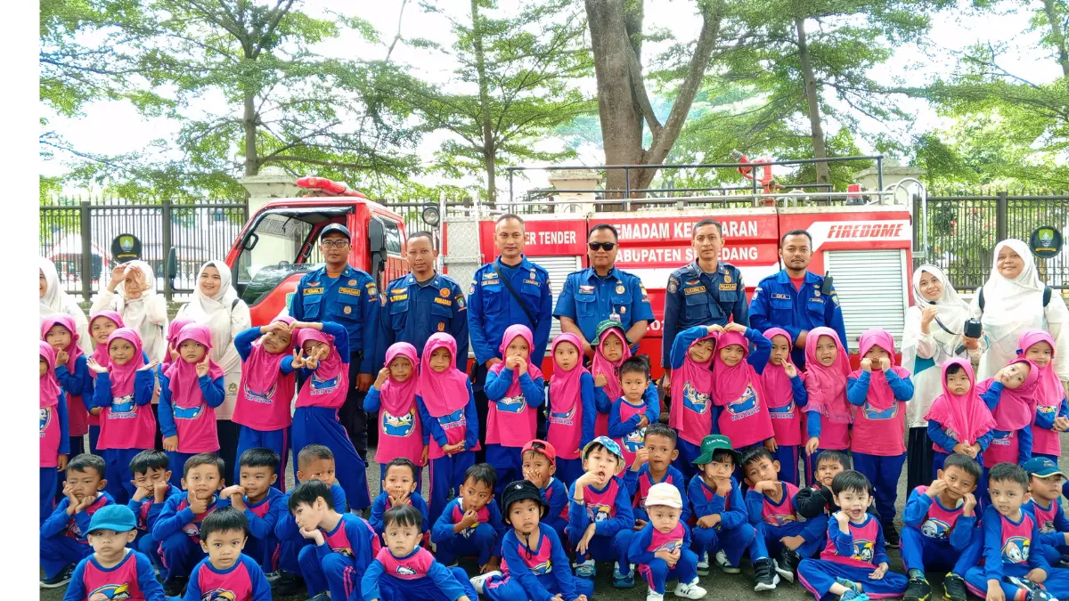 Mengenal Pahlawan Api, Damkar Sumedang Edukasi Anak TK RA Ar Rahman