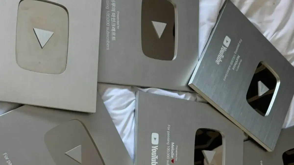 Pemula Baru Mulai Ngonten Udah Dapet 100 Ribu Subscriber dan Silver Play Button dari YouTube, Begini Caranya! Pemula Baru Mulai Ngonten Udah Dapet 100 Ribu Subscriber dan Silver Play Button dari YouTube, Begini Caranya!
