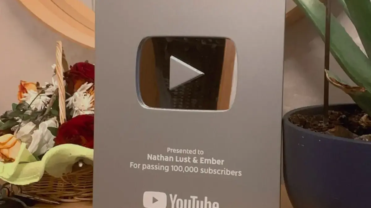 Cara Simple dan Cepat Membangun Channel YouTube 100 Ribu Subscriber dan Silver Play Button Cara Simple dan Cepat Membangun Channel YouTube 100 Ribu Subscriber dan Silver Play Button