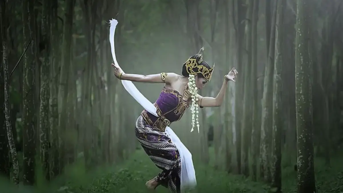 Perbedaan Mendasar antara Kawih, Pupuh, dan Sisindiran Perbedaan Mendasar antara Kawih, Pupuh, dan Sisindiran