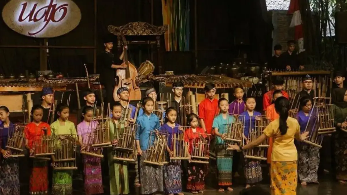 Mengenal Lebih Dekat Tiga Jenis Sisindiran: Rarakitan, Paparikan, dan Wawangsalan