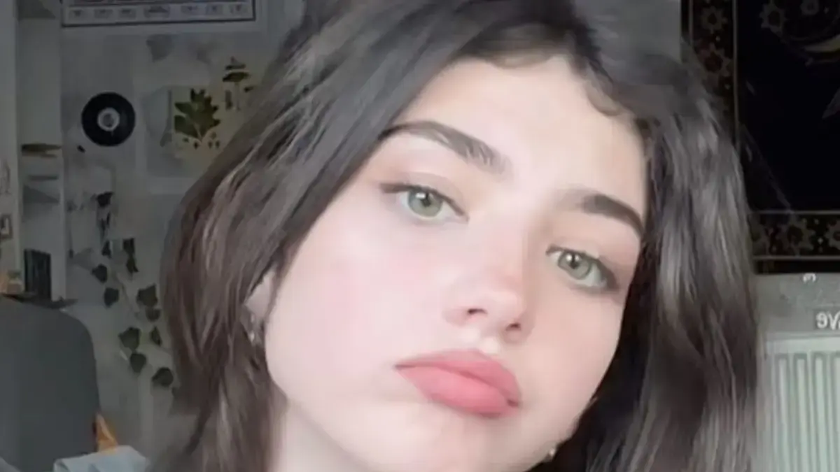 Cara Menyamarkan Flek Hitam Tanpa Perawatan Mahal: Tips Base Makeup Efektif untuk Sehari-Hari