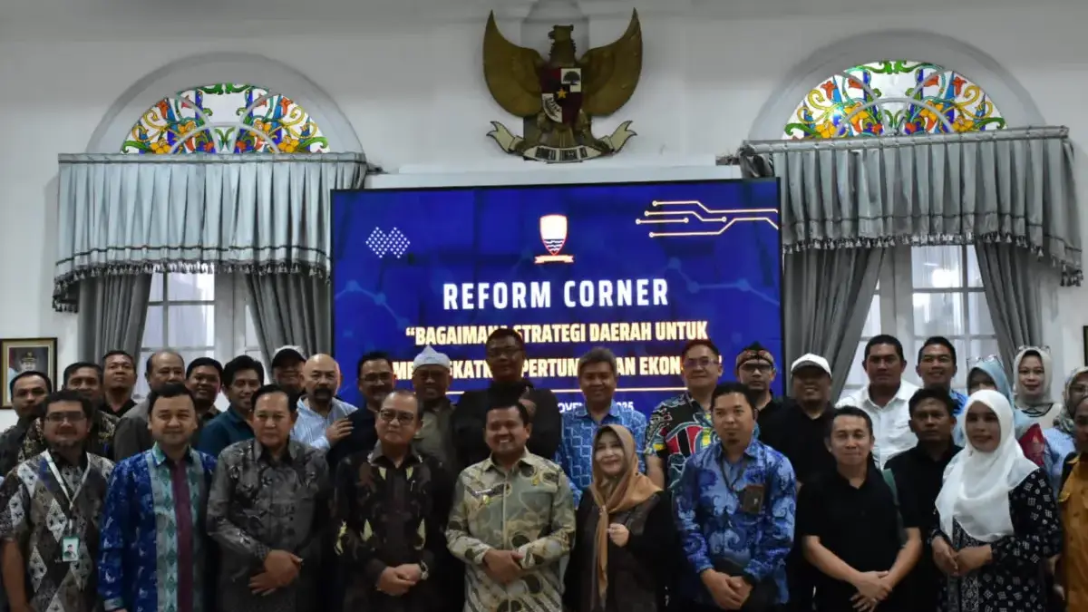Sumedang Tegaskan Komitmen Reformasi dan Pertumbuhan Ekonomi di Reform Corner 2025 Sumedang Tegaskan Komitmen Reformasi dan Pertumbuhan Ekonomi di Reform Corner 2025