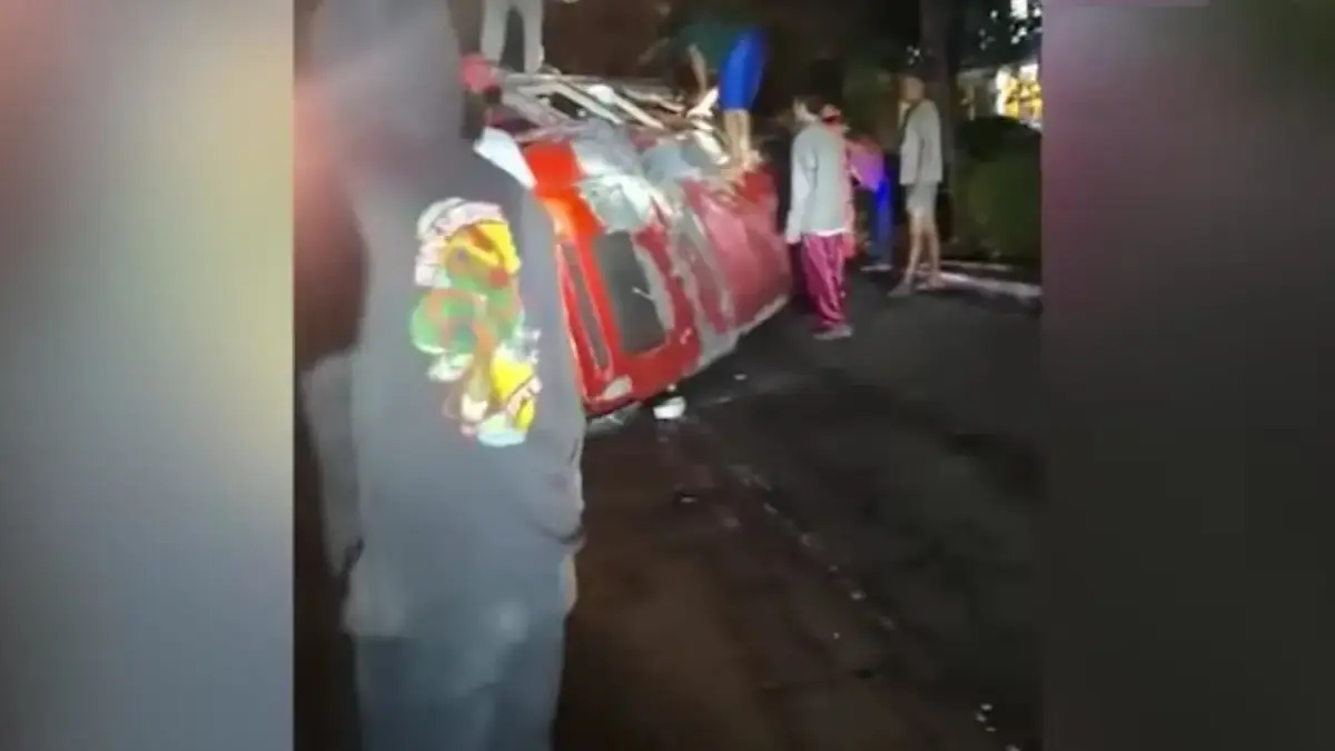 Hilang Kendali, Elf Rombongan Ziarah Terguling di Wado Sebabkan 3 Orang Meninggal Dunia