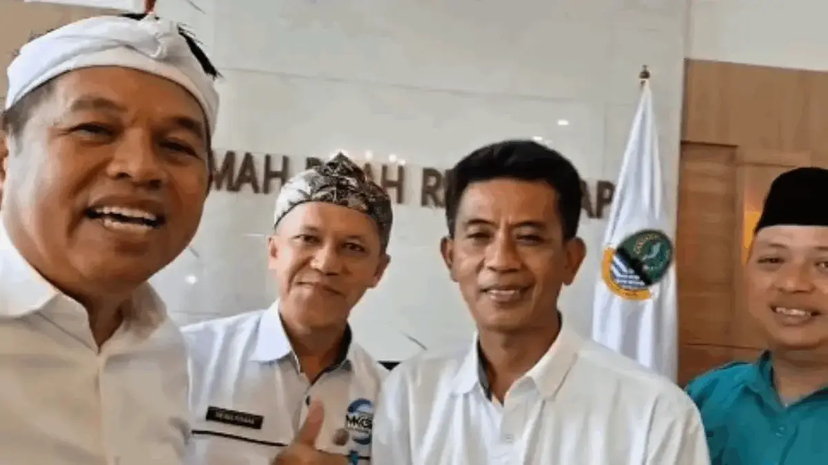 Kang Dedi Mulyadi Turun Tangan, Temui Guru SMP 2 Subang yang Tampar Murid Pelanggar Berat