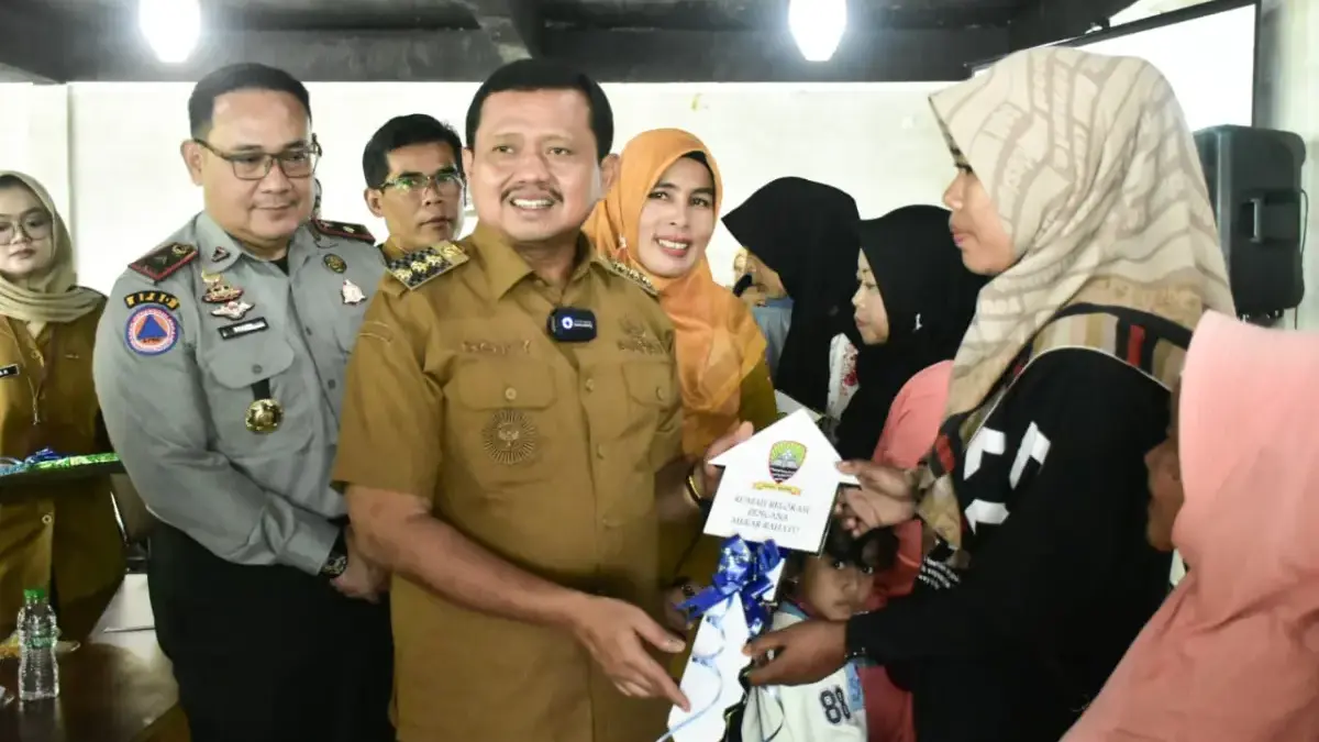 Warga Terdampak Pergerakan Tanah Dapat Rumah Baru Warga Terdampak Pergerakan Tanah Dapat Rumah Baru