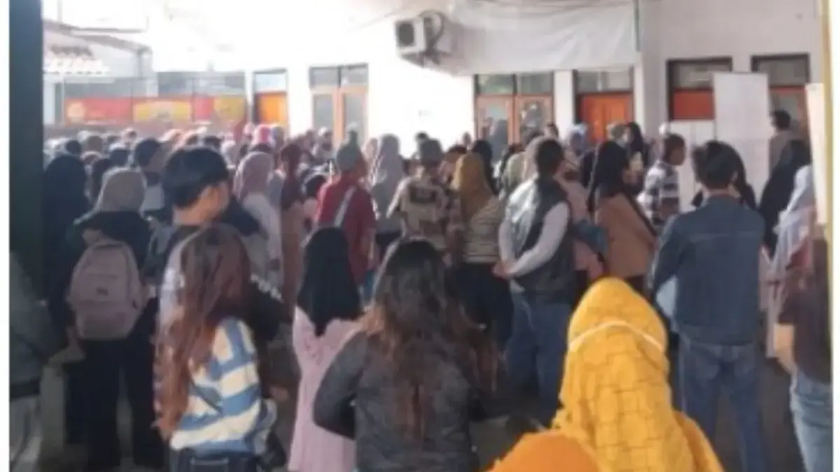 Warga Resah, Ketua RW Pusing: Putus Mata Rantai Pendataan Bansos yang Tak Tepat Sasaran Polemik penyaluran Bantuan Langsung Tunai Sementara (BLTS) Kesra kembali mencuat di Kelurahan Pasanggrahan Bar