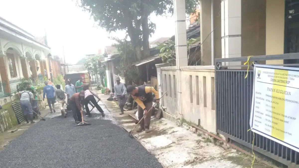 Pemdes Jatihurip Fokus Perbaikan Jalan Lingkungan Demi Akses Warga yang Lebih Baik Pemdes Jatihurip Fokus Perbaikan Jalan Lingkungan Demi Akses Warga yang Lebih Baik