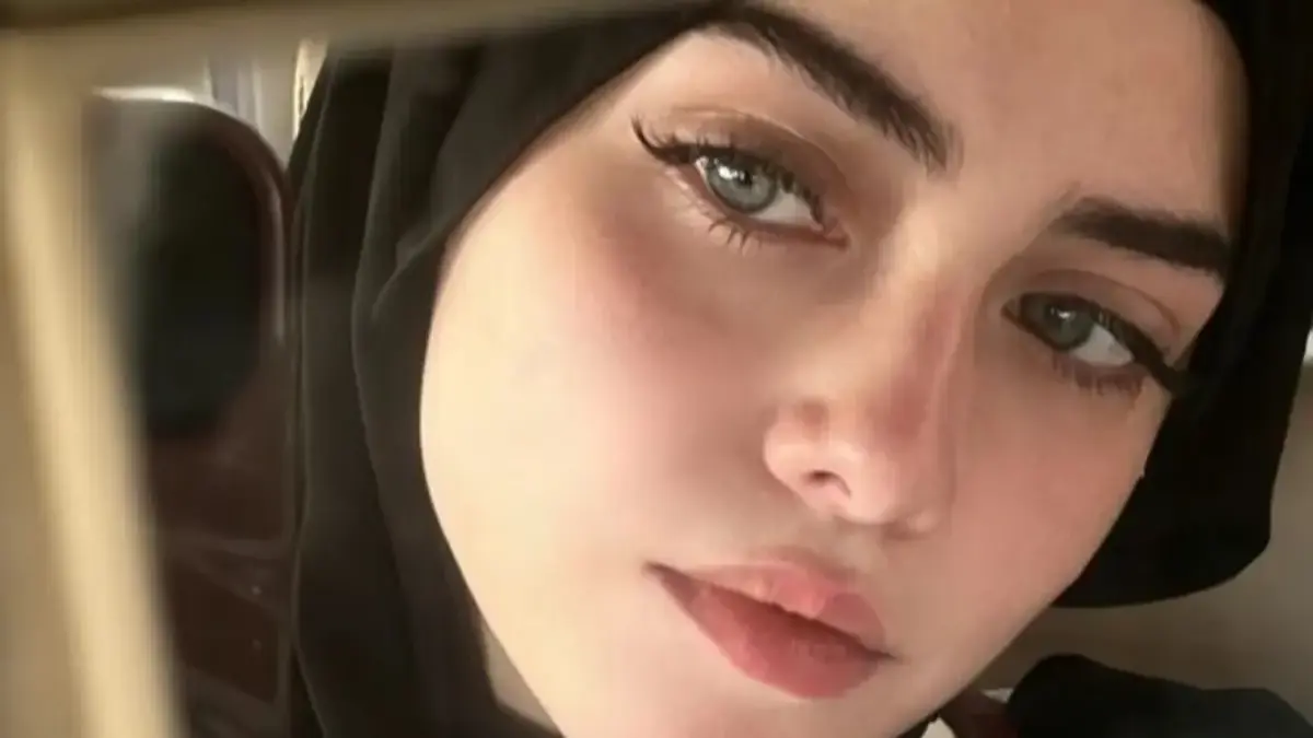 Makeup Aman untuk Muslimah: Pilihan Base Makeup Wudhu-Friendly yang Tetap Tahan Seharian