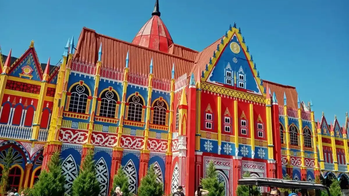 Nggak Perlu ke Luar Kota, Ini Dia Rekomendasi Tempat Liburan Nataru 2025 di Sumedang Nggak Perlu ke Luar Kota, Ini Dia Rekomendasi Tempat Liburan Nataru 2025 di Sumedang