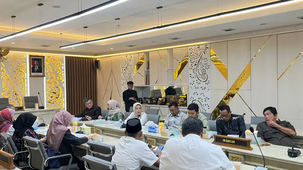 Dewan Sumedang Adukan Pemangkasan Kuota Haji 2026 ke DPRD Jawa Barat Dewan Sumedang Adukan Pemangkasan Kuota Haji 2026 ke DPRD Jawa Barat