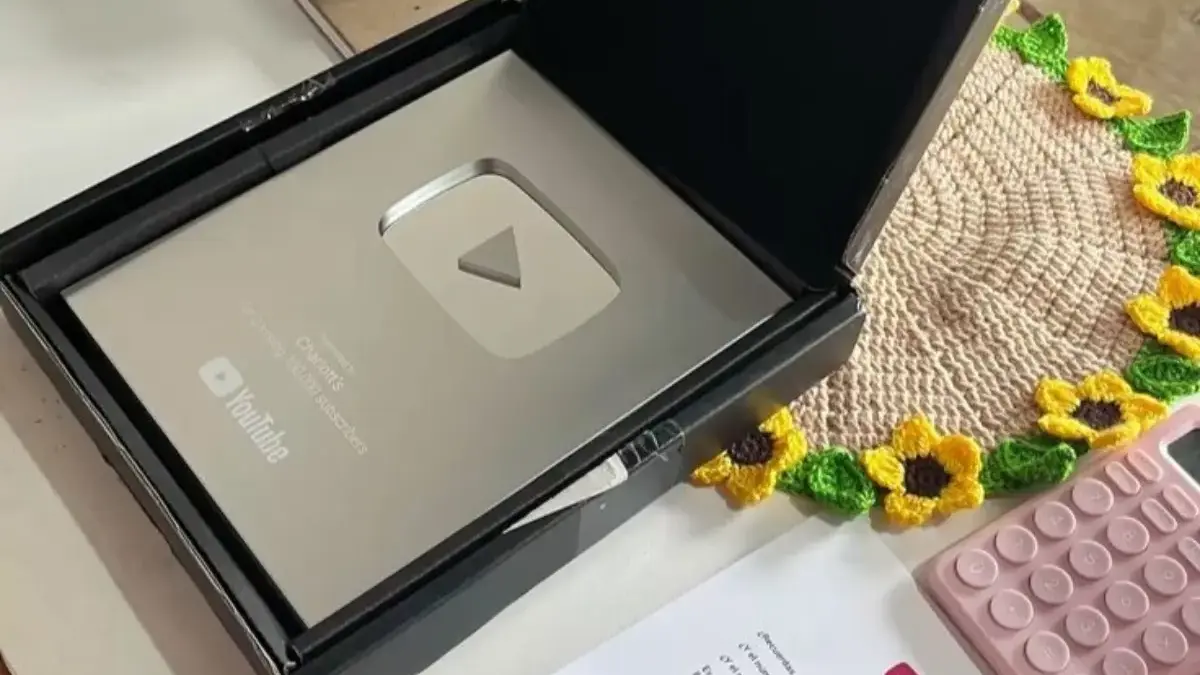 Ambil Kamera dan Siap-siap Ngonten! Ini Strategi Efektif Menuju Silver Play Button dan 100 Ribu Subscriber