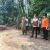 Wabup Fajar Aldila Cek Langsung Penanganan Longsor di Jalan Penghubung Sumedang- Subang
