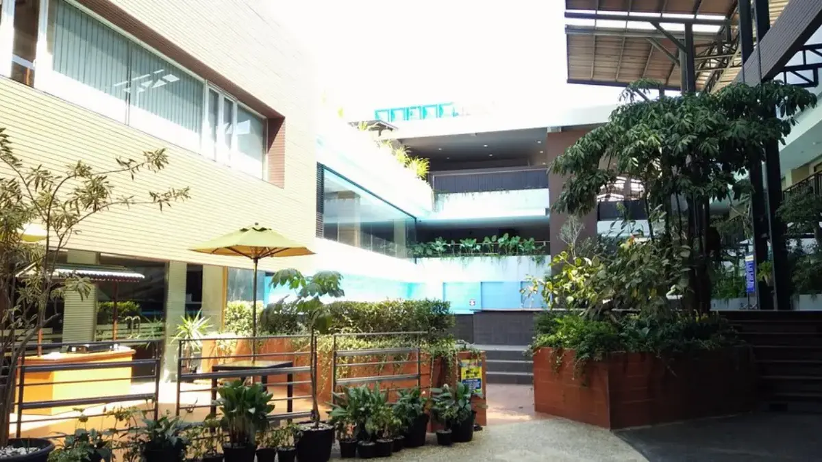 Liburan Nataru 2025 di Sumedang? Ini 5 Hotel Pusat Kota yang Wajib Kamu Pilih Liburan Nataru 2025 di Sumedang? Ini 5 Hotel Pusat Kota yang Wajib Kamu Pilih