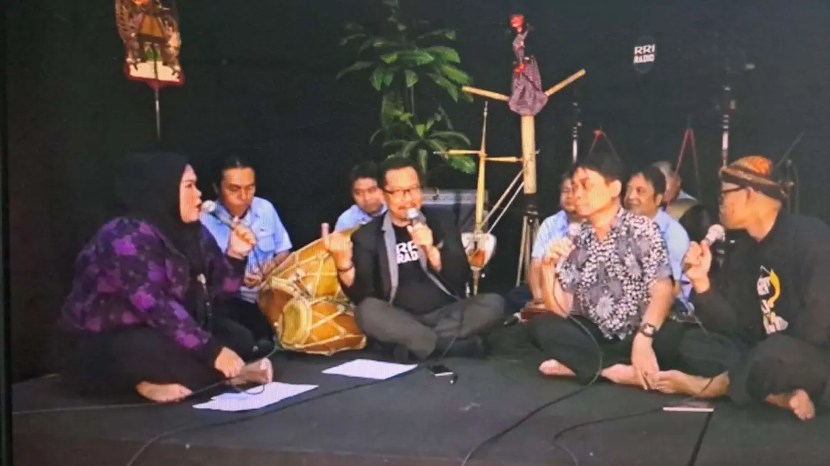 5 Hal Menarik tentang Sisindiran Sunda yang Wajib Kamu Ketahui