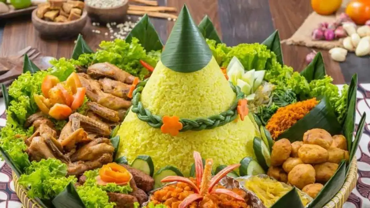 Cocok Untuk Hajatan, Ini Dia Resep Nasi Tumpeng Super Enak dan Super Simple Yang Harus Kamu Coba