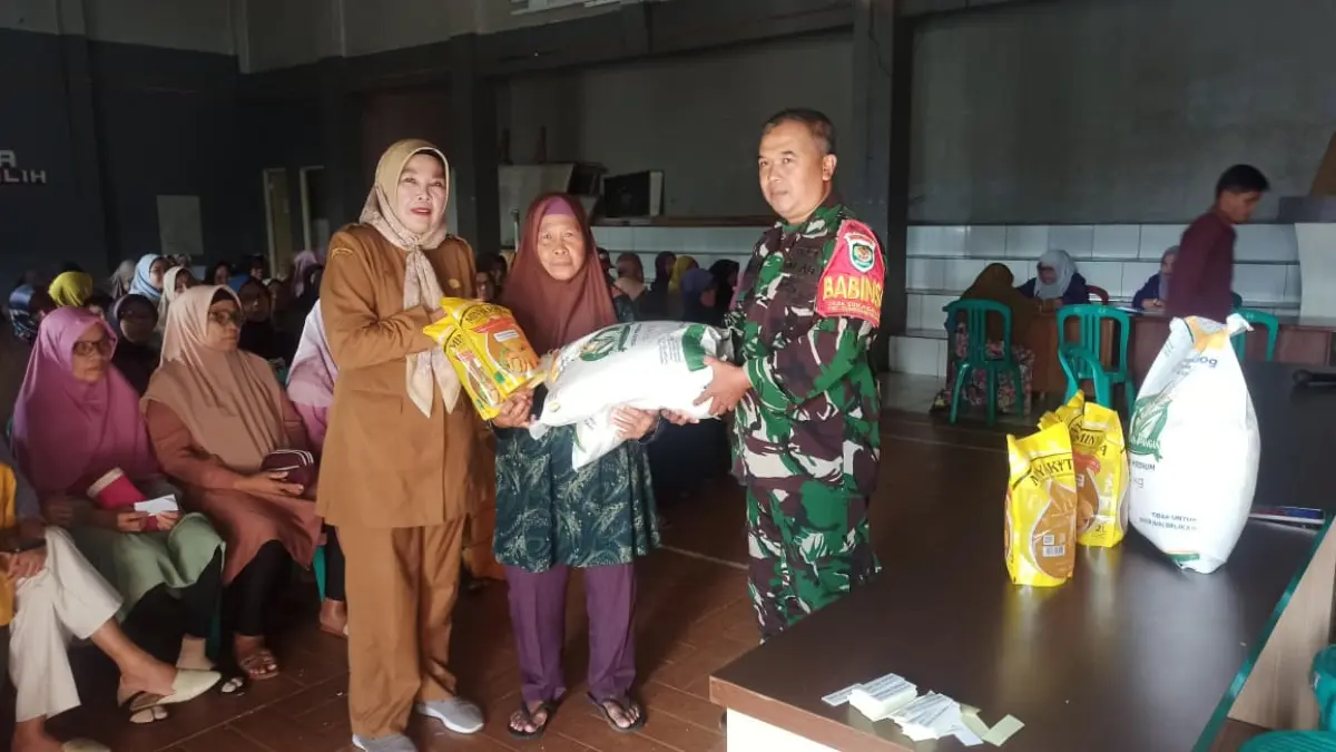 Pemdes Sukagalih Salurkan Bantuan Pangan untuk 302 KPM, Pastikan Tepat Sasaran dan Berkelanjutan