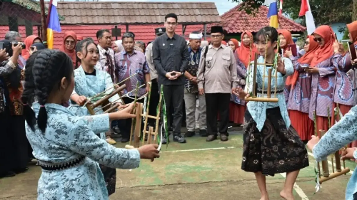 Peduli Lingkungan Sejak Dini, Wabup Sumedang Dorong Sekolah Ramah Lingkungan di SMPN 1 Pamulihan Peduli Lingkungan Sejak Dini, Wabup Sumedang Dorong Sekolah Ramah Lingkungan di SMPN 1 Pamulihan