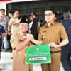 Pemkab Sumedang Salurkan Rp315 Juta untuk Korban Banjir dan Longsor di Sumatra