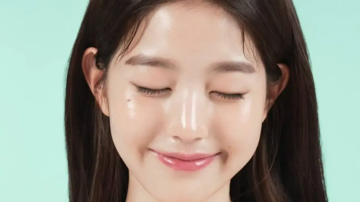 Cushion Ringan & Glowing untuk Daily Makeup: B ERL Healthy Glaze Cushion Bikin Kulit Flawless Seketika