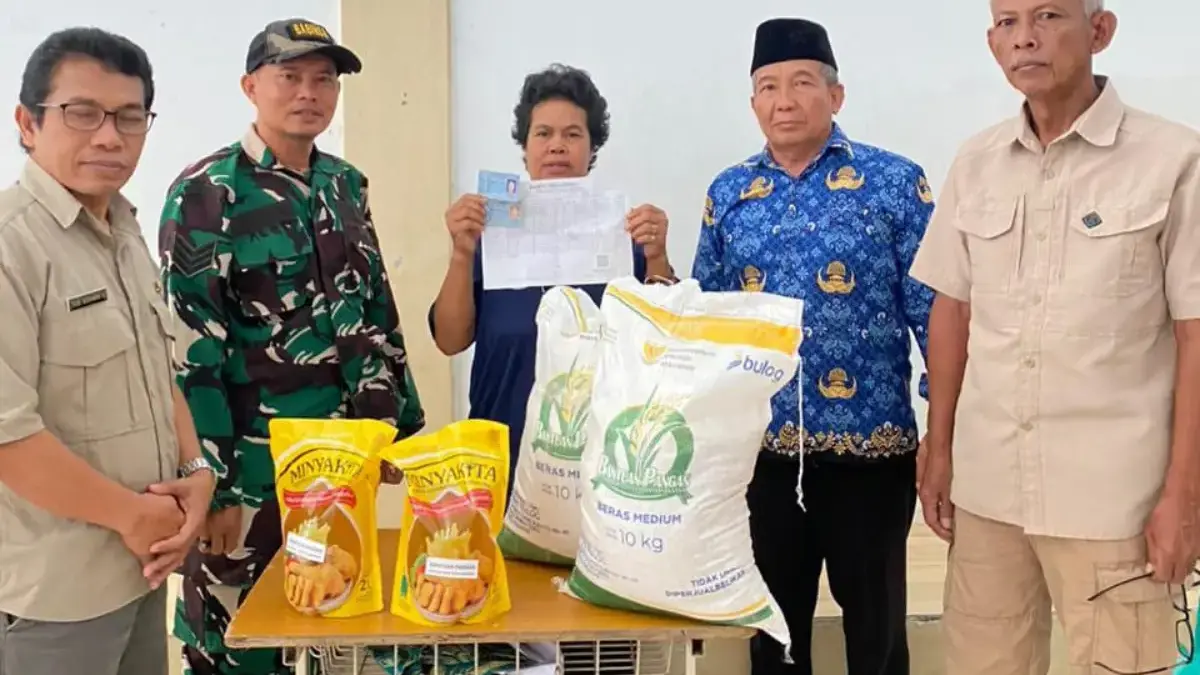 Pemdes Cimalaka Salurkan Bantuan Pangan untuk 263 KPM, Pastikan Tepat Sasaran Pemdes Cimalaka Salurkan Bantuan Pangan untuk 263 KPM, Pastikan Tepat Sasaran