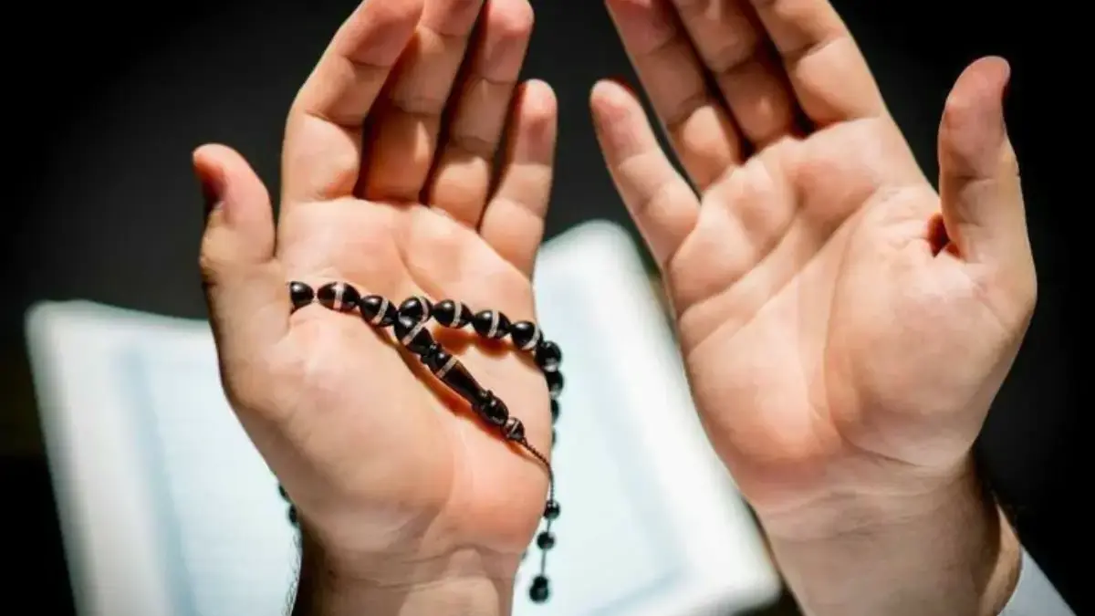 10 Amalan Pembuka Pintu Rezeki: Cara Cepat Kaya dalam 1 Hari 10 Amalan Pembuka Pintu Rezeki: Cara Cepat Kaya dalam 1 Hari