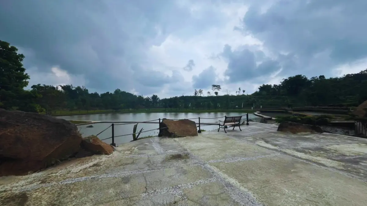 Melepas Penat di Situ Sengon, Surga Tersembunyi di Sumedang: HTM Cuma 2 Ribu Rupiah! Melepas Penat di Situ Sengon, Surga Tersembunyi di Sumedang: HTM Cuma 2 Ribu Rupiah!