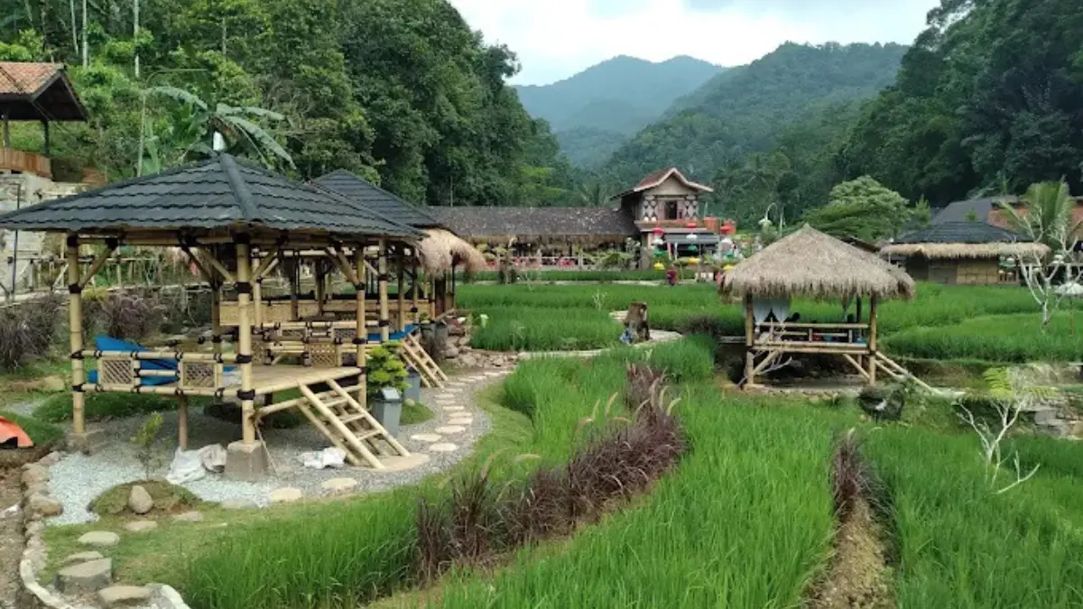 Rayakan Momen Nataru di Sumedang, Inilah Rekomendasi Penginapan Murah di Pusat Kota Rayakan Momen Nataru di Sumedang, Inilah Rekomendasi Penginapan Murah di Pusat Kota