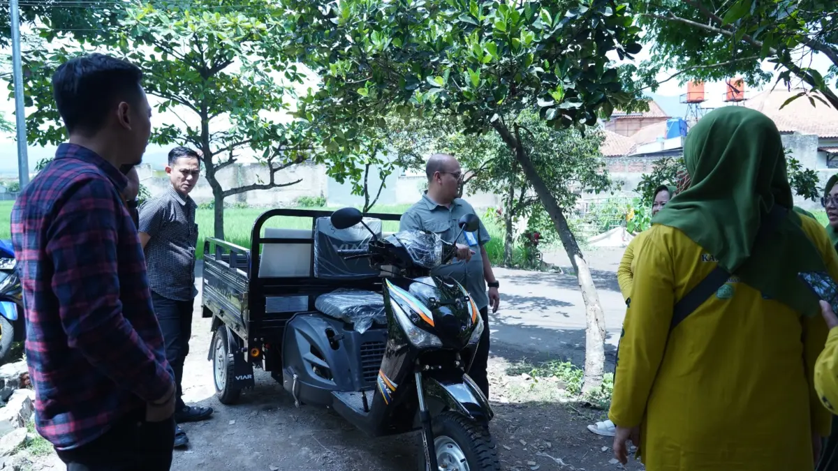 BRI Serahkan Bantuan Program TJSL “Yok Kita GAS” di Kota Bandung BRI Serahkan Bantuan Program TJSL “Yok Kita GAS” di Kota Bandung