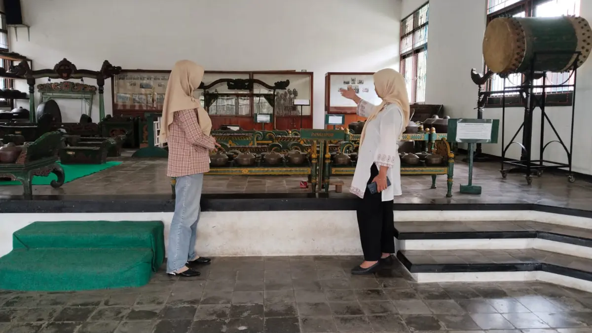 Edukator Museum Prabu Geusan Ulun
