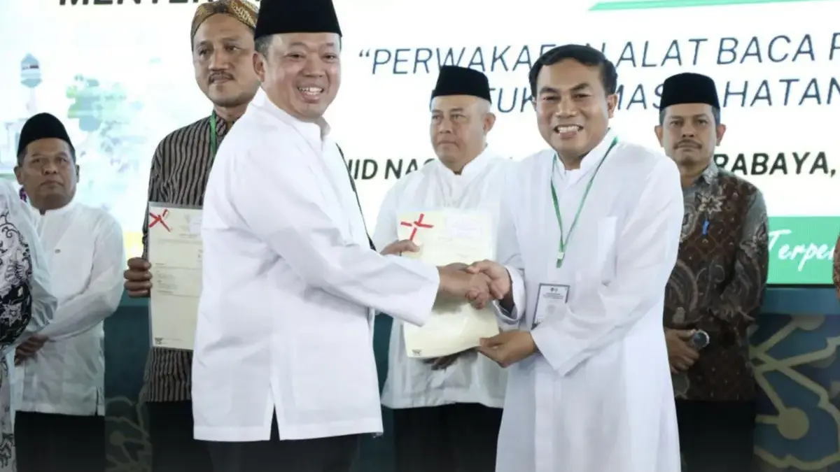 Jelang Natal, Romo Wahyu Terima Sertipikat untuk Gereja Katolik Fransiskus Asisi sebagai Kado Natal bagi Umat Jelang Natal, Romo Wahyu Terima Sertipikat untuk Gereja Katolik Fransiskus Asisi sebagai Kado Natal bagi Umat