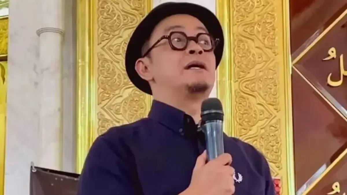 Ustaz Evie Effendi Terancam Dijemput Paksa dalam Kasus KDRT, Semat Mangkir dari Panggilan Polisi Ustaz Evie Effendi Terancam Dijemput Paksa dalam Kasus KDRT, Semat Mangkir dari Panggilan Polisi